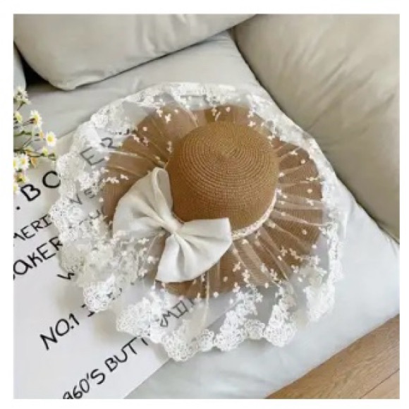 AD Women's Lace Bowknot Straw Hat, Wide Brim Wave Edge Sun Protection Beach Cap - Picture 1 of 6